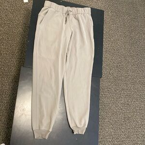 On the fly lululemon joggers!
